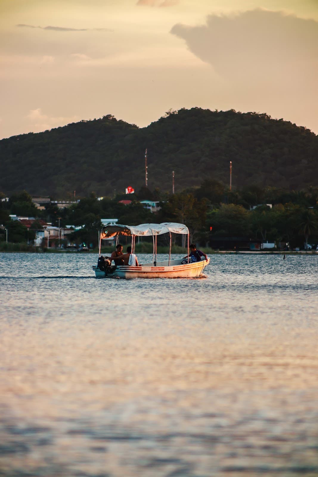 Tour al Lago Petén Itzá 2